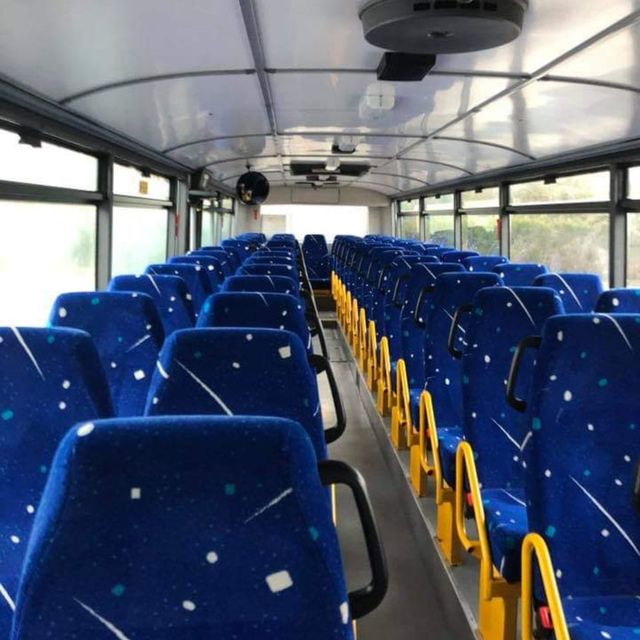 intérieur bus bleu